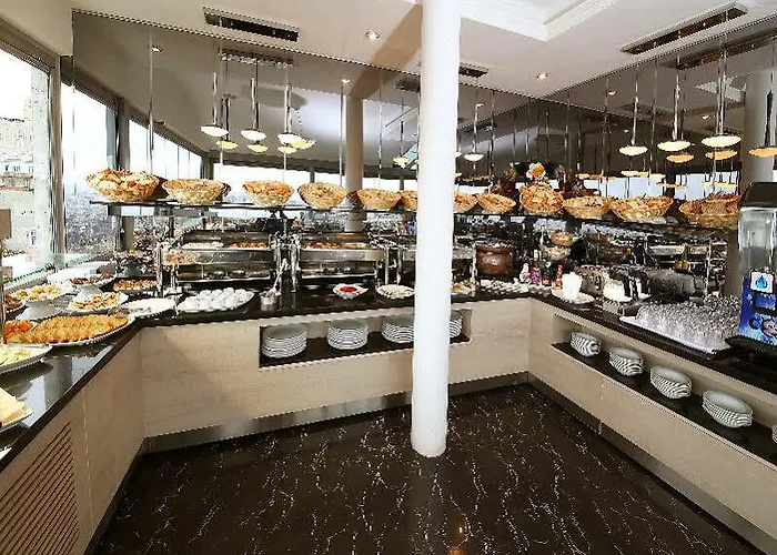 Cartoon מלון איסטמבול