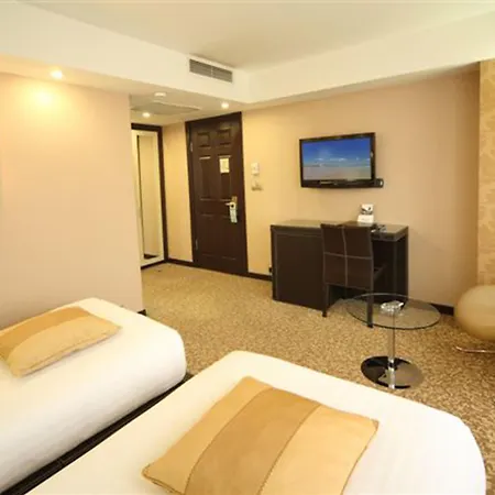 Hotel Cartoon 4*